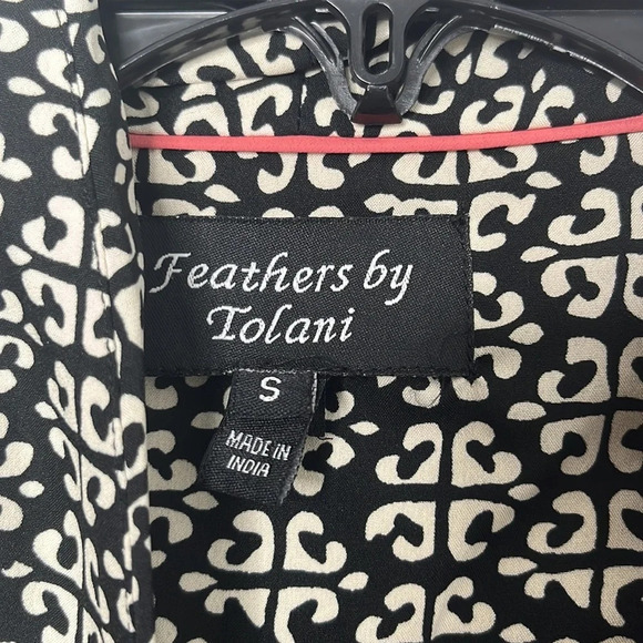 Anthropologie Feathers by Tolani White Motif Open Drape Blazer - Picture 3 of 6